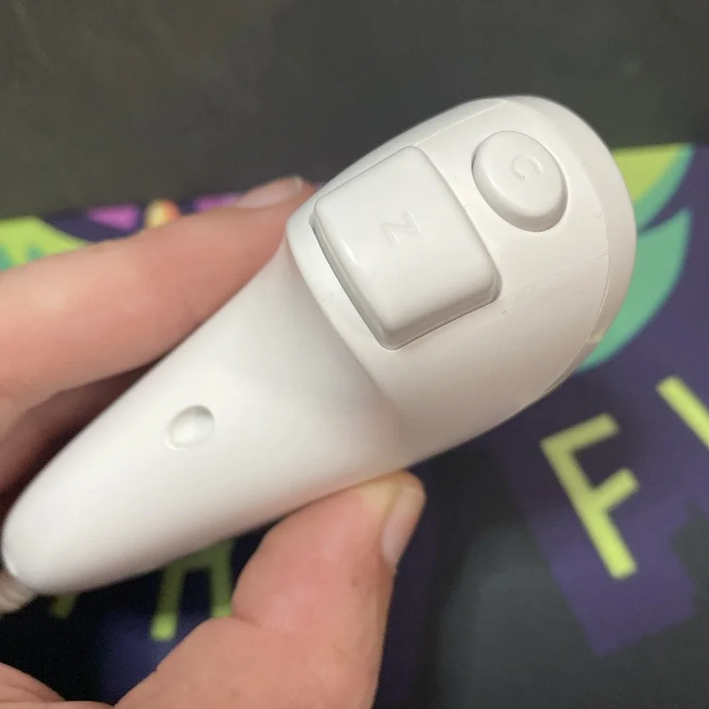 Official OEM White Nintendo nunchuck for Nintendo Wii or Wii U Works A1